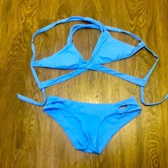 Becca two piece bikini in medium - Picture 4 of 5